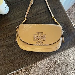 Tory Burch crossbody Ot shoulder bag small size very cute 🥰